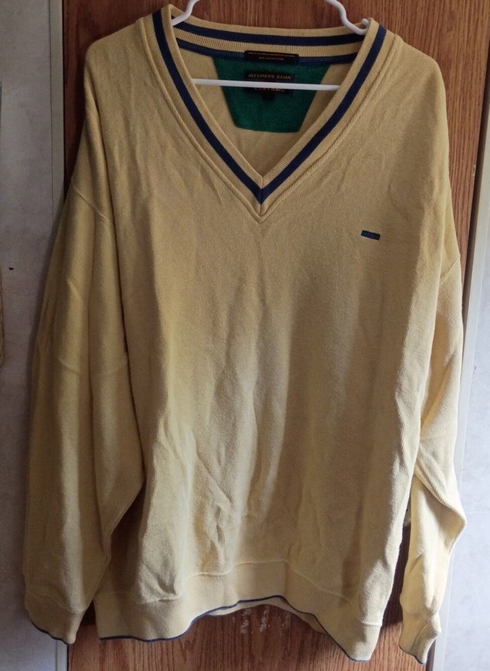 Vintage Alexander Julian Pale Yellow V-Neck Sweater L Cotton Preppy Golf Logo